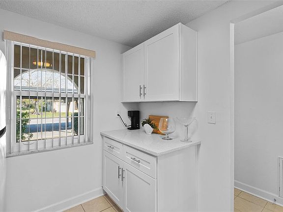 4th image of 4409 Summersun Dr