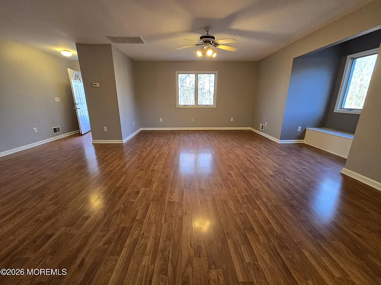 274 Easy St #RIGHT — Photo 3