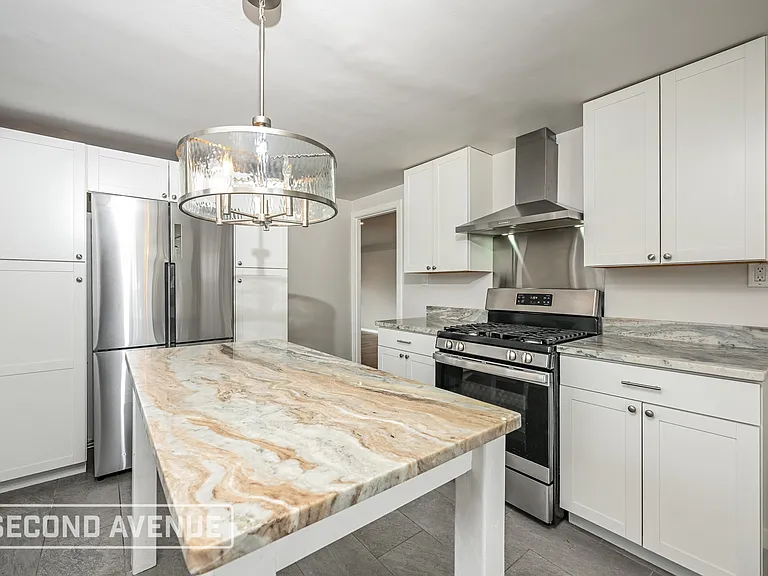 1886 Anderson Ave — Photo 8