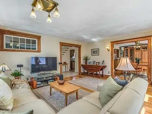 567 Winthrop St, Medford, MA 02155