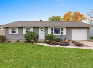 976 W Cecil St, Neenah, WI