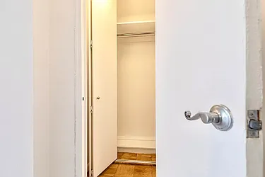 Rented by Manhattan Realty Group