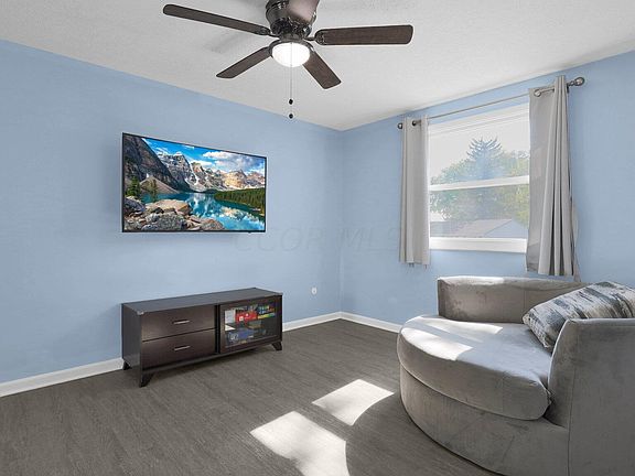5th image of 2343 Warfield Dr