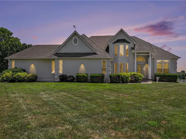 903 Doc Henry Rd, Greenwood, MO 64034