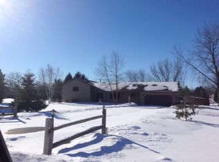 565 Pamela St, Gilberts, IL 60136