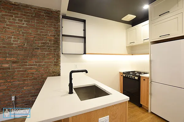 Rented by null | media 27