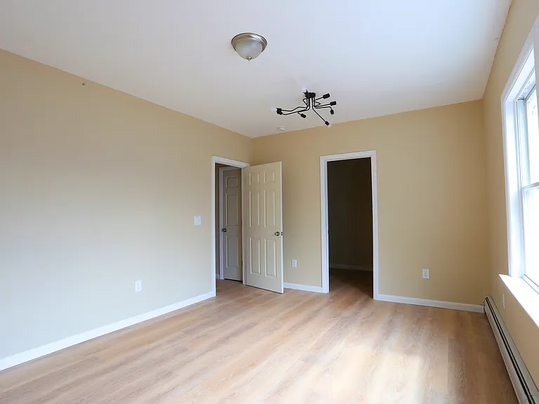 189 Hawthorne Ave #1 — Photo 11