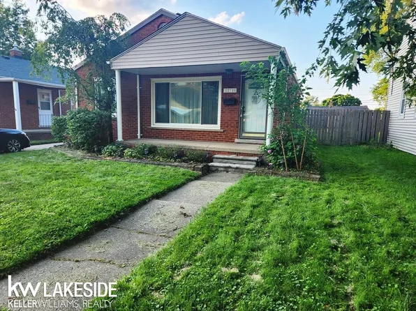 22705 Visnaw St, Saint Clair Shores, MI 48081