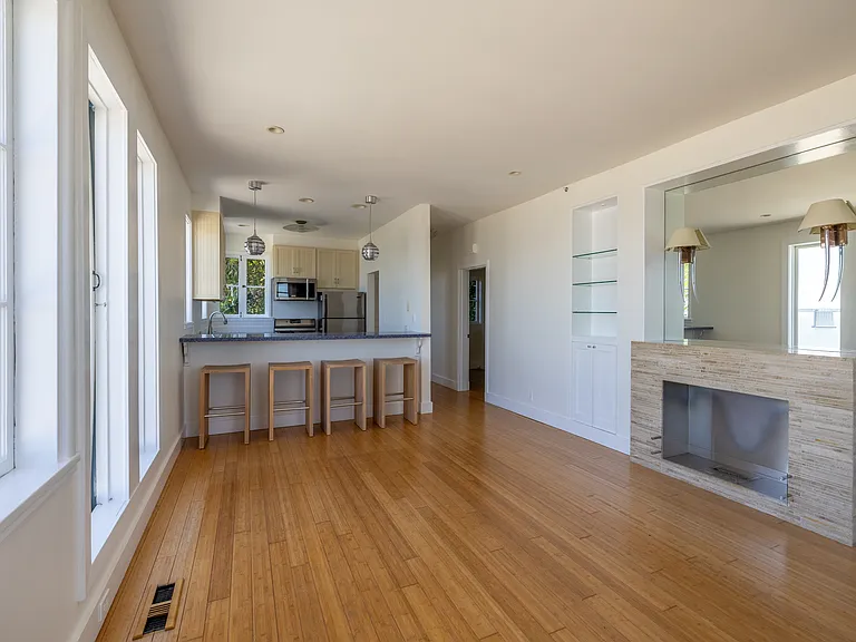 348 Greenwich St — Photo 10
