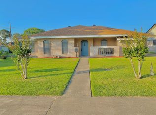 1108 N 30th St, Nederland, TX 77627