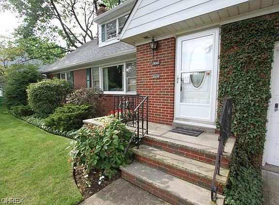 2nd image of 28501 Parkwood Dr