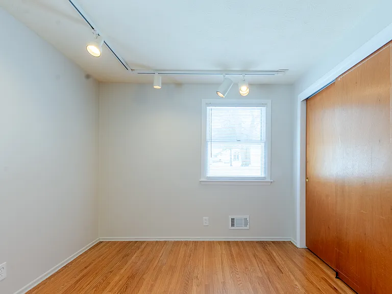 1 Larkspur Ln — Photo 16