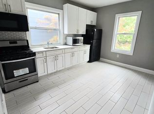 206 Amherst St #2A, East Orange, NJ 07018