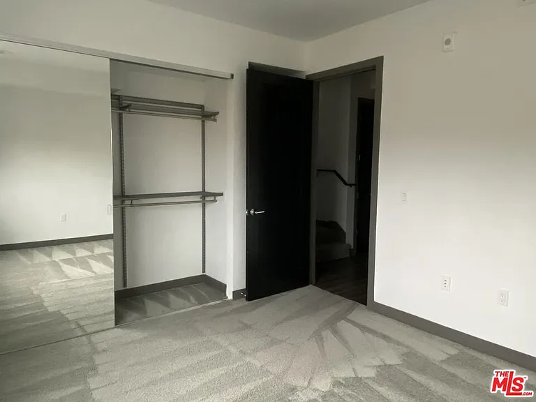 552 N Hobart Blvd #311 — Photo 4