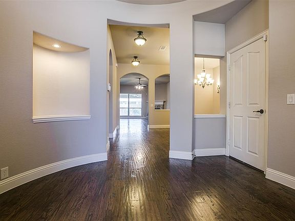 3rd image of 1001 Rockcress Dr