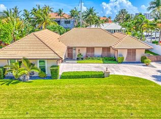 1090 Fairview Ln, Riviera Beach, FL 33404