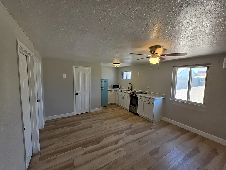 2803 E Monroe St #A — Photo 9