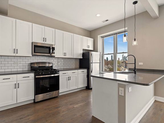 4th image of 1946 S Racine Ave APT 2F