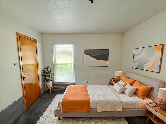 4th image of 341 Maple Ln