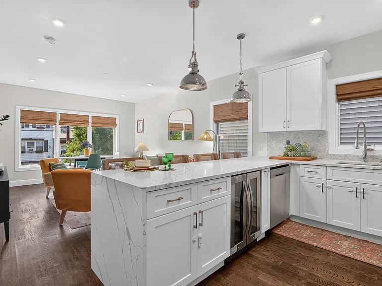 112 Webster Ave #1 — Photo 15
