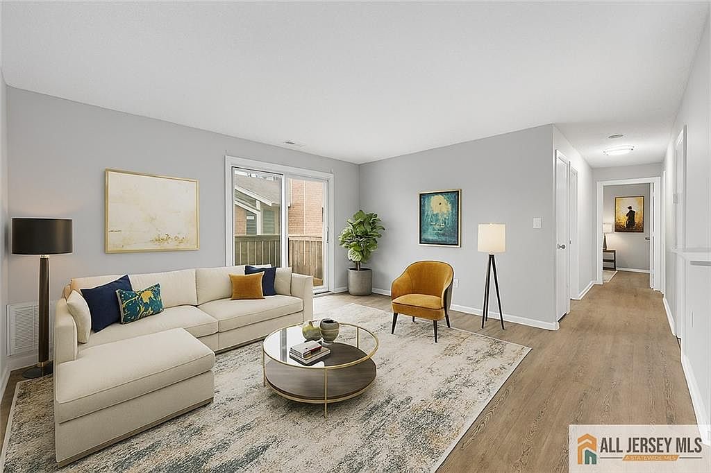 2415 Ravens Crest Dr