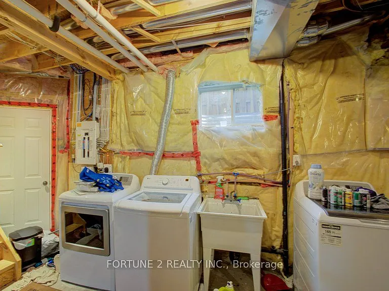 455 Danby St E — Photo 28