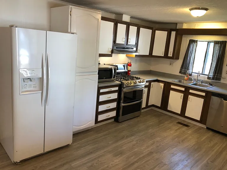 4730 Indiana St — Photo 24