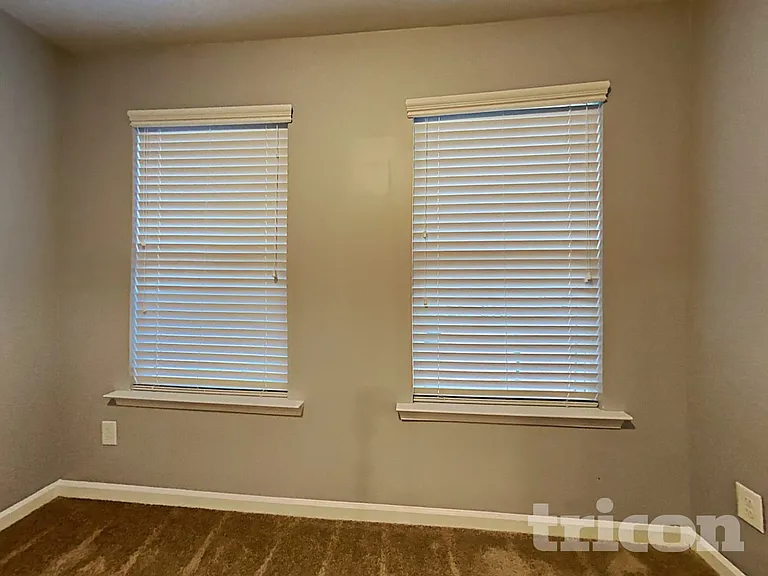 2271 Wentworth Park Dr — Photo 12