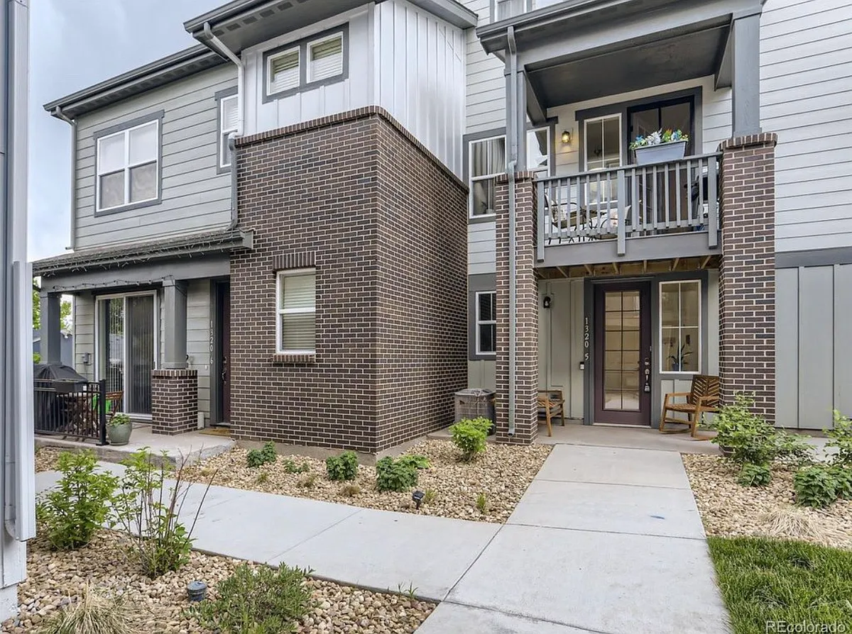 Building Photo - 1320 Hoyt St #5