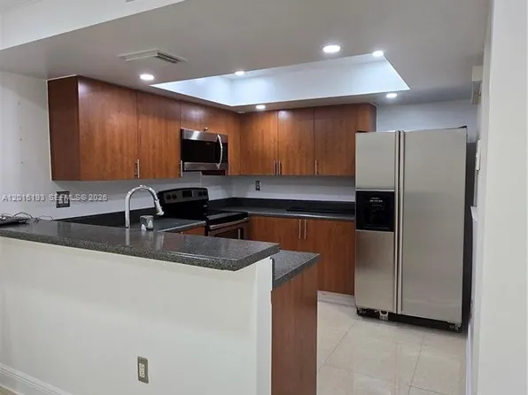 10805 NW 7th St APT 3-22, Miami, FL 33172