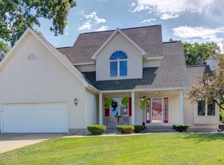 1418 Settlers Hill Dr, Lansing, MI 48917