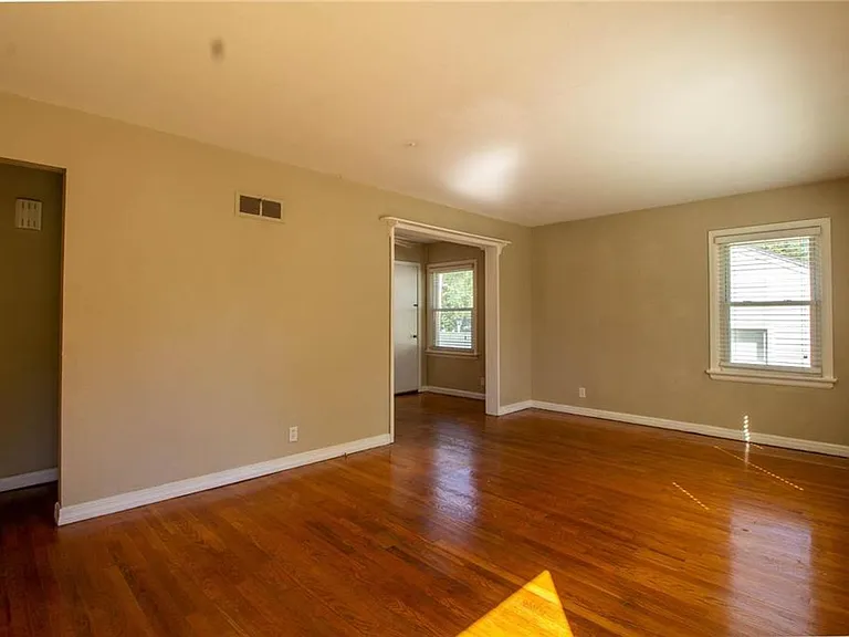 9807 Lullaby Ln — Photo 2