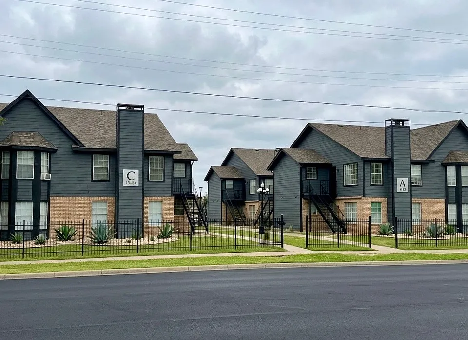 320 S Center St #102