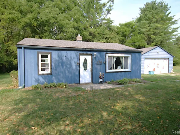 5349 E Carpenter Rd, Flint, MI 48506