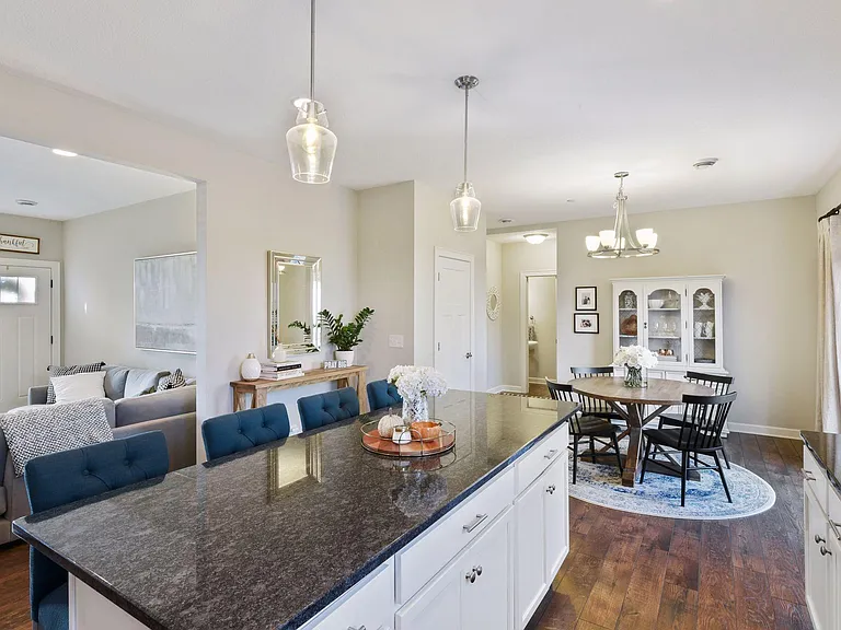 538 Tiffany Ln — Photo 6