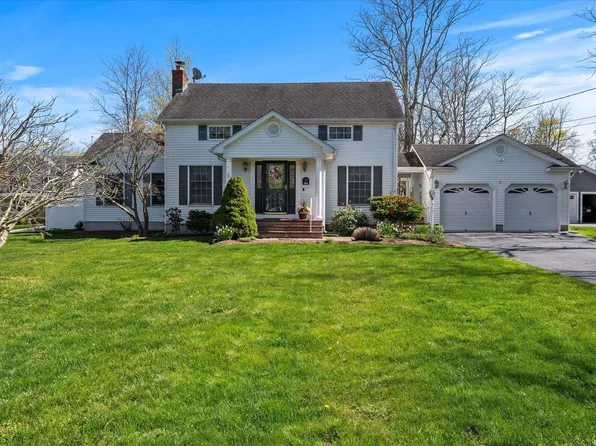 10 Culver Lane, East Moriches, NY 11940