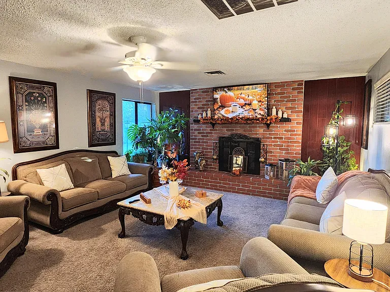 5515 W Hatcher Rd — Photo 10