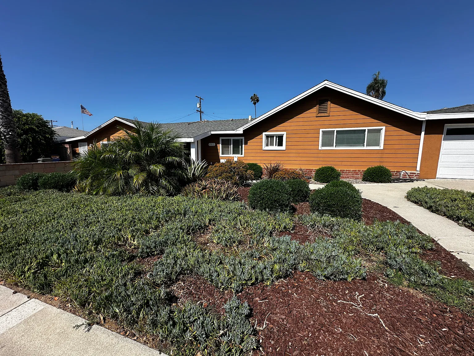 3 bed, 1224 sqft, $3,850 — Photo 1