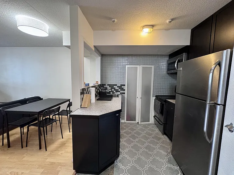950 Drake St #103 — Photo 7