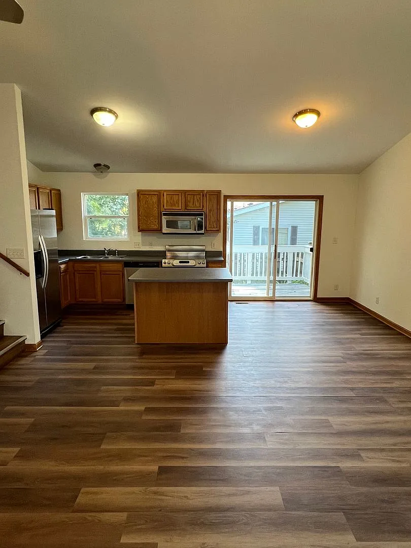 Charming Tri-level In Bristol - Lake George — Photo 3