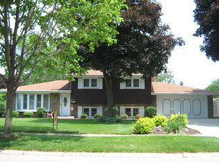 722 Homestead Pl, Joliet, IL 60435