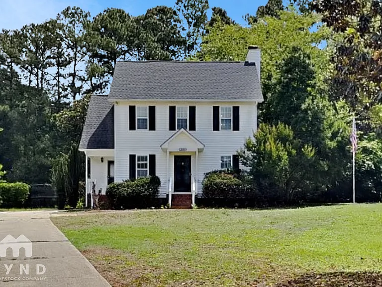 2024 Julian Ln — Photo 1