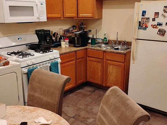 4th image of 4032 W Kamerling Ave