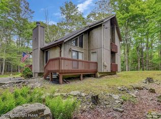 8 Ridge Rd, Gouldsboro, PA