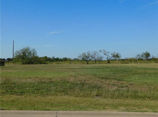 1104 Estate Dr, Ennis, TX 75119