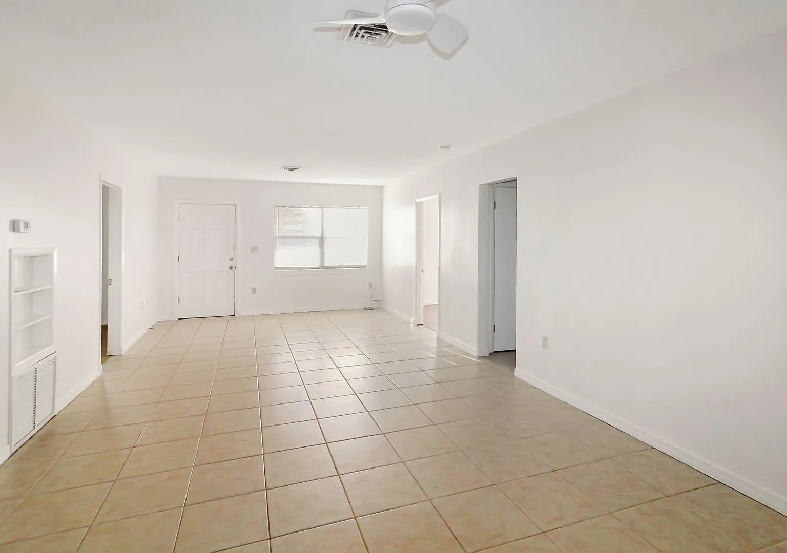 Venice Gardens Annual Home for Rent — Photo 3