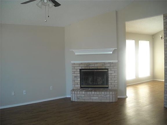 2nd image of 722 Charles City Dr