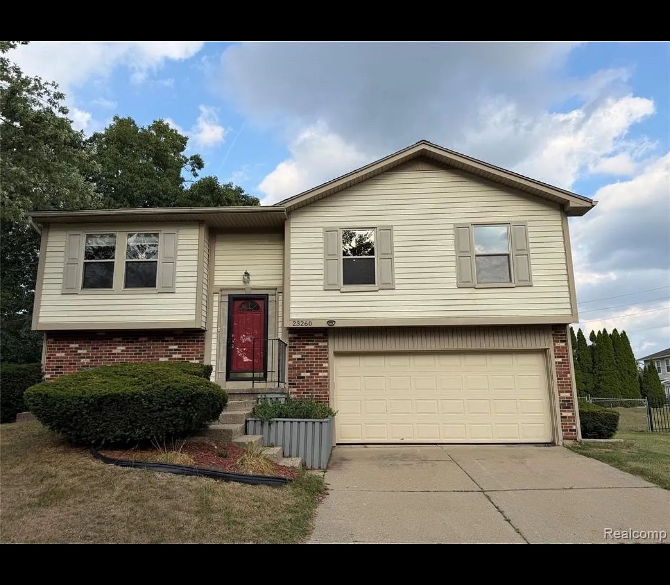 3 bed, 2014 sqft, $2,500 — Photo 1