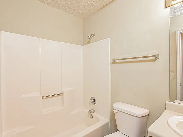 1610 Summit Rdg — Photo 15