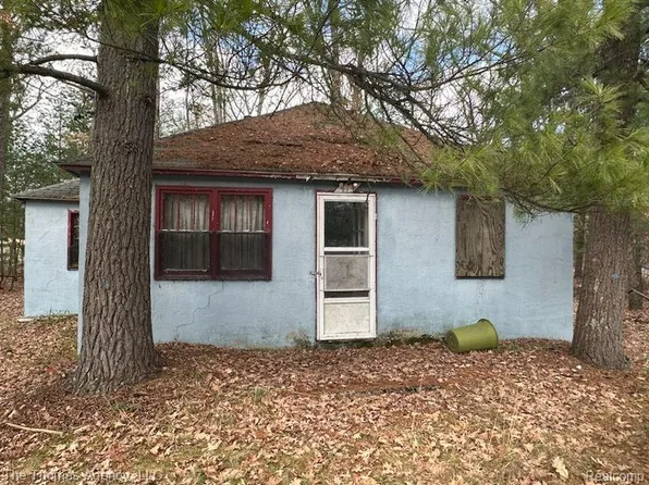 414 E Sandusky, Idlewild, MI 49642